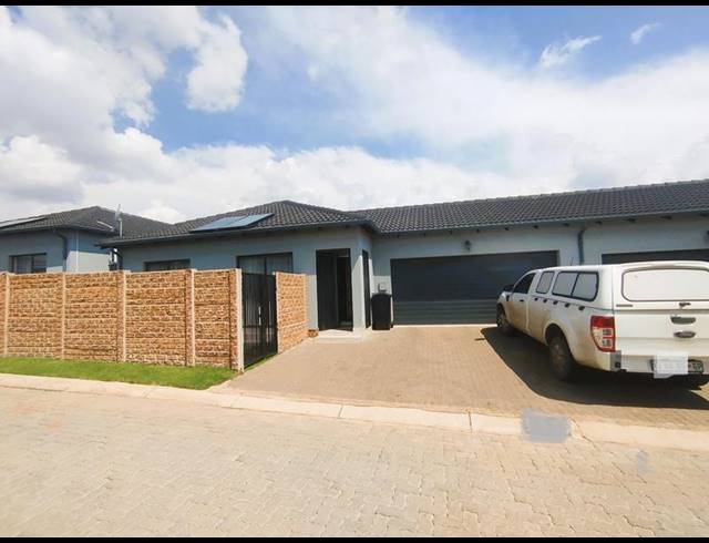 3 BEDROOM HOUSE FOR SALE IN PARKRAND